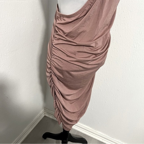 NWT PRETTY LITTLE THING Women’s Plus 16 Rose Ruched One Shoulder Bodycon Dress - Picture 3 of 8